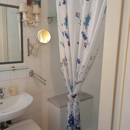 Small Luxury Bed & Breakfast La Spezia