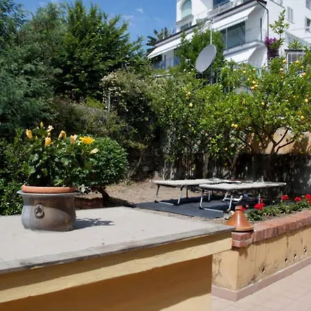 Oda ve Kahvaltı Small Luxury La Spezia