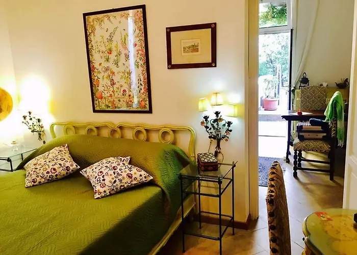 Small Luxury Bed & Breakfast 3*